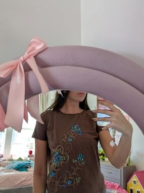 Whimsical Brown Floral Embroidered Tee Size Medium